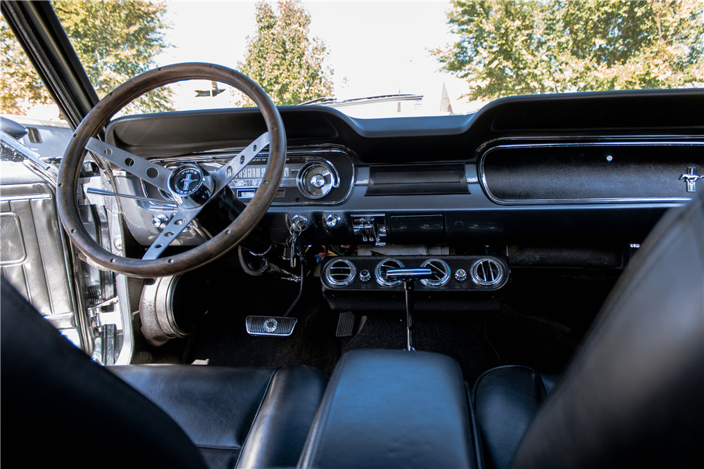 1965 FORD MUSTANG CUSTOM COUPE - Interior - 224960