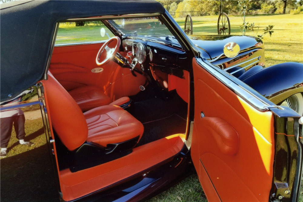1939 LINCOLN ZEPHYR CUSTOM CONVERTIBLE - Interior - 224970