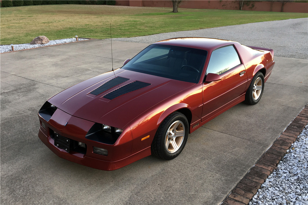 1989 CHEVROLET CAMARO IROC Z Front 3 4 224975