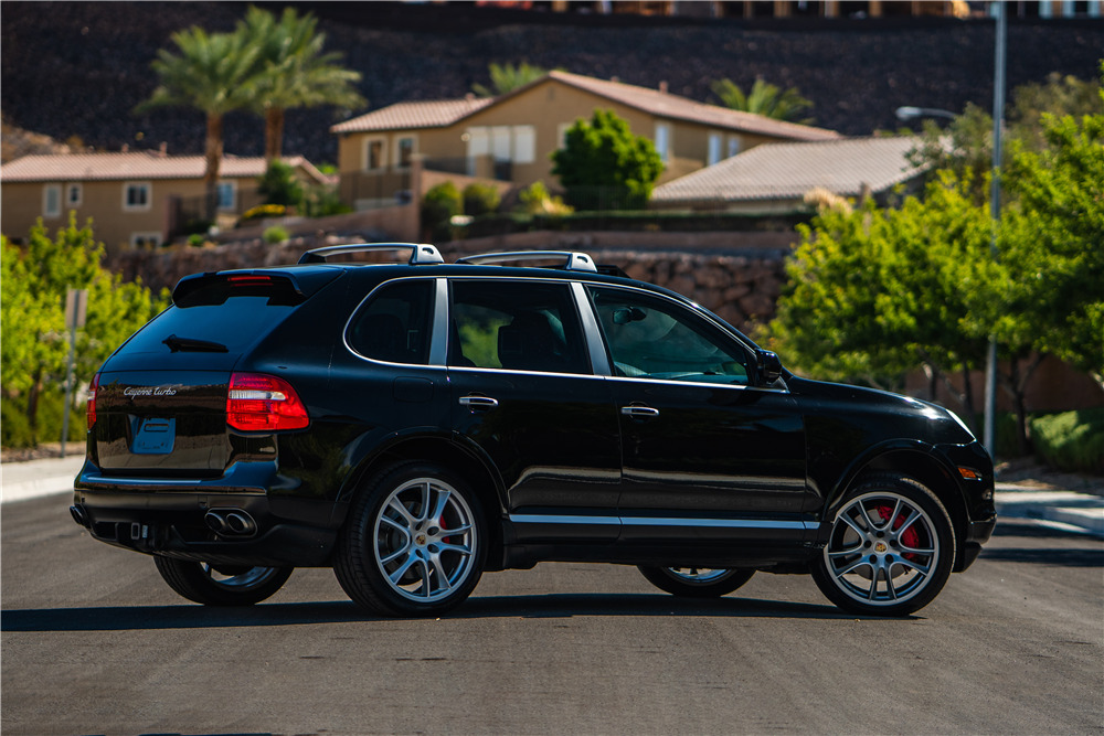 2008 PORSCHE CAYENNE TURBO - Rear 3/4 - 225007