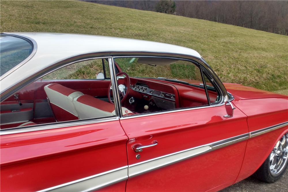 1961 CHEVROLET IMPALA CUSTOM BUBBLE TOP - Side Profile - 225096