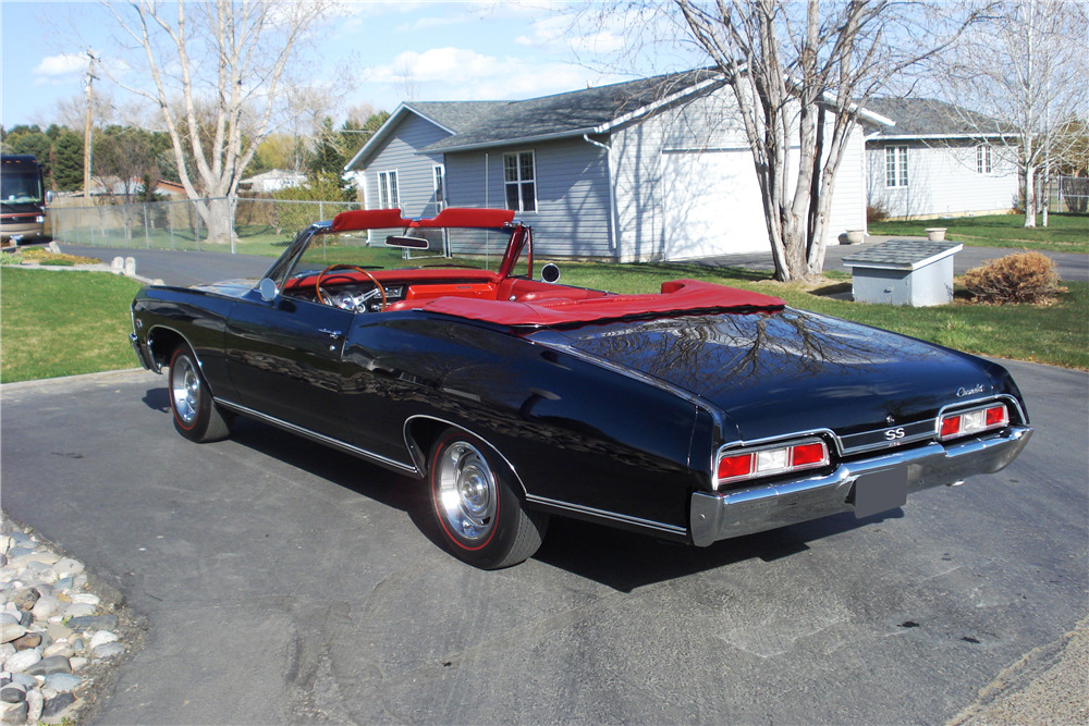 1967 CHEVROLET IMPALA SS CONVERTIBLE - Rear 3/4 - 225108