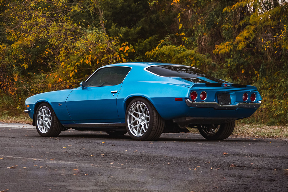 1970 CHEVROLET CAMARO Z/28 CUSTOM - Rear 3/4 - 225130