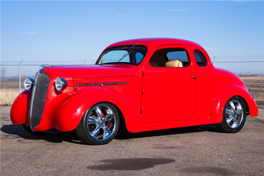 1937 PLYMOUTH CUSTOM COUPE Front 3/4 225133