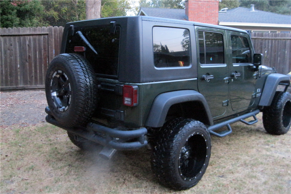 2007 JEEP WRANGLER UNLIMITED CUSTOM SUV - Rear 3/4 - 225208