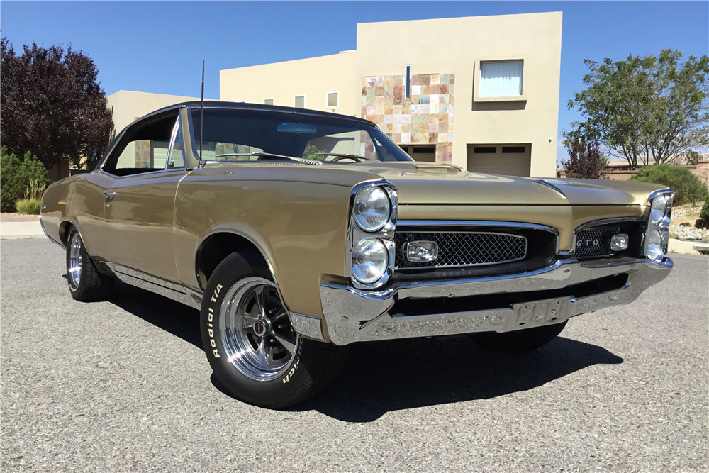 1967 PONTIAC GTO - Front 3/4 - 225233