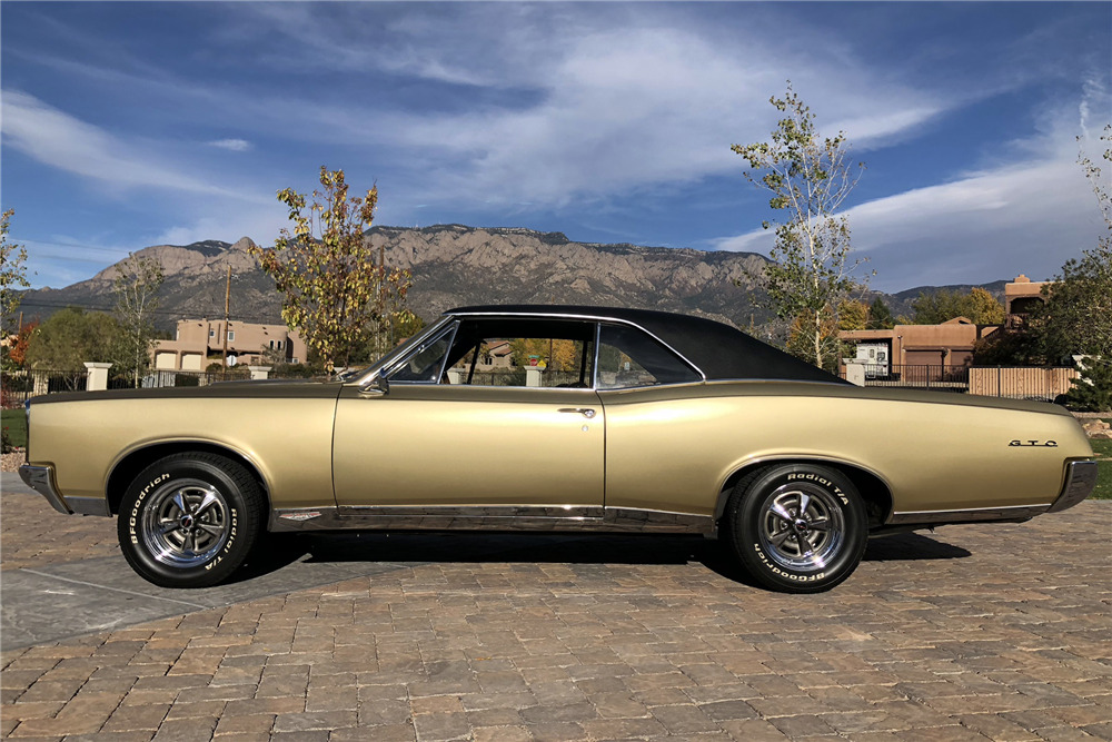 1967 PONTIAC GTO - Side Profile - 225233