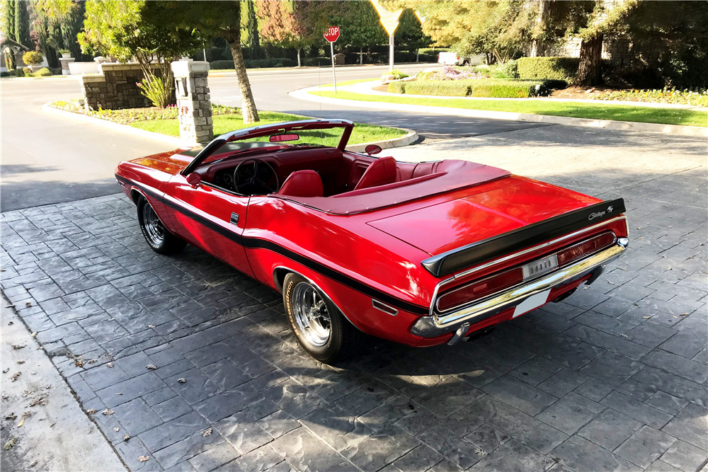 1970 DODGE CHALLENGER CUSTOM CONVERTIBLE - Rear 3/4 - 225235