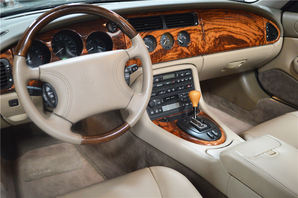 1999 JAGUAR XK8 CONVERTIBLE - Interior - 225239