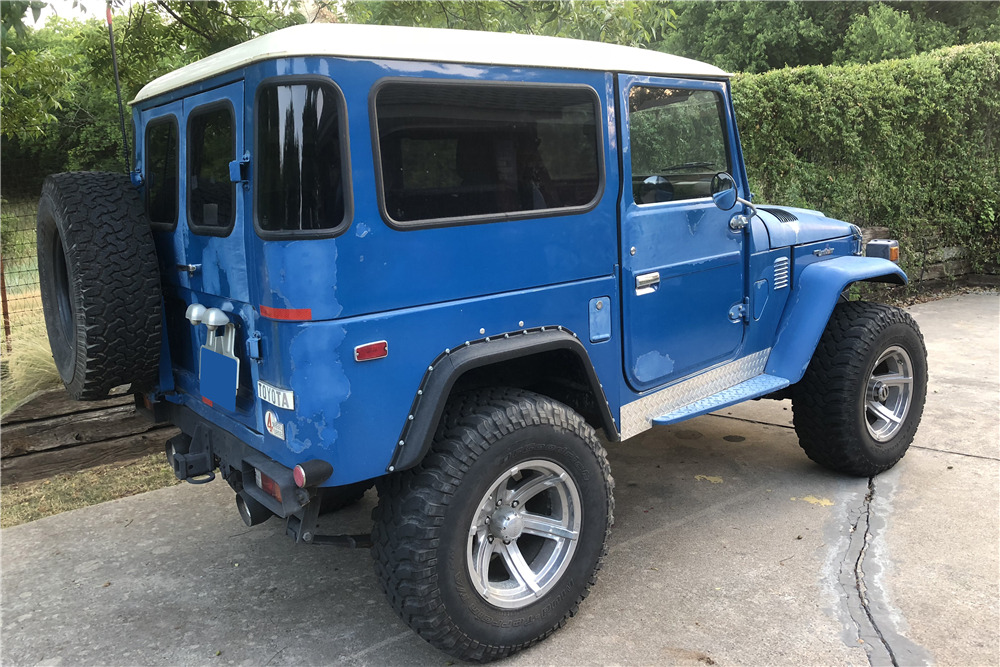 1976 TOYOTA LAND CRUISER CUSTOM FJ40  - Rear 3/4 - 225302