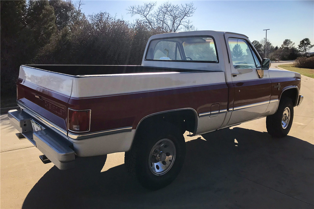 1984 CHEVROLET K10 PICKUP - Rear 3/4 - 225329