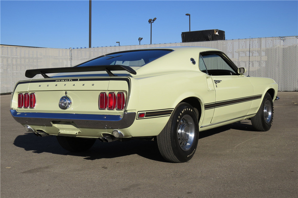 1969 FORD MUSTANG MACH 1 FASTBACK - Rear 3/4 - 225691