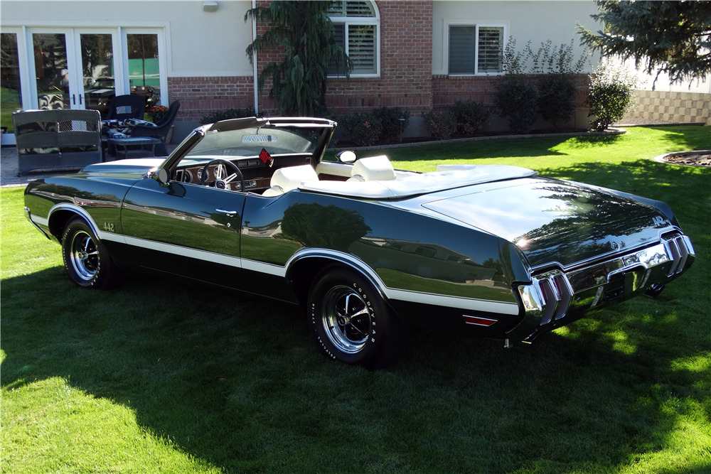 1970 OLDSMOBILE 442 CONVERTIBLE  - Rear 3/4 - 225977