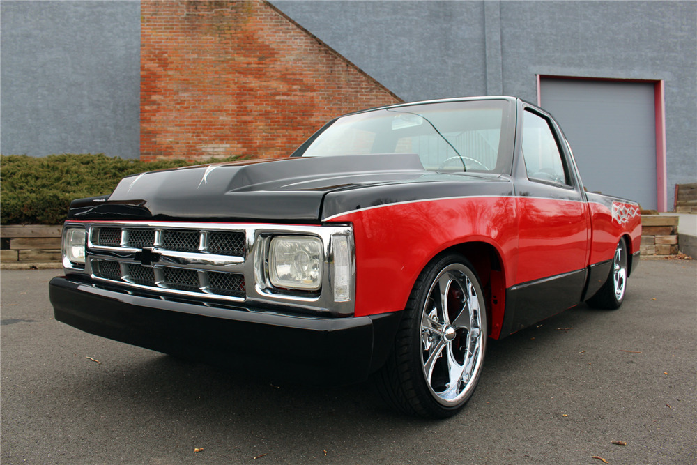1986 CHEVROLET S-10 CUSTOM PICKUP - Front 3/4 - 226007