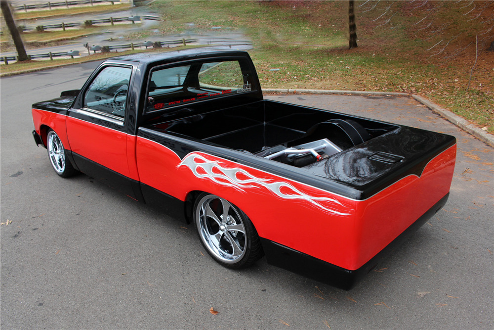 1986 CHEVROLET S-10 CUSTOM PICKUP - Rear 3/4 - 226007