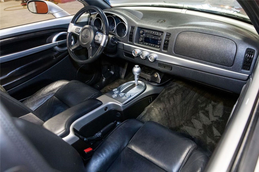 2005 CHEVROLET SSR PICKUP - Interior - 226053