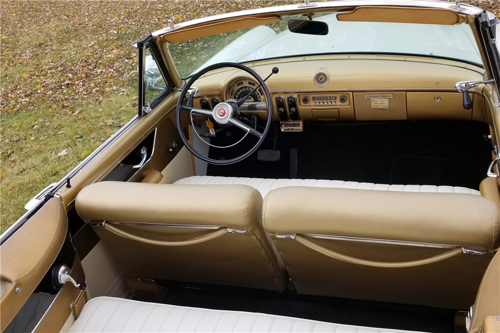 1953 FORD SUNLINER CONVERTIBLE - Interior - 226063