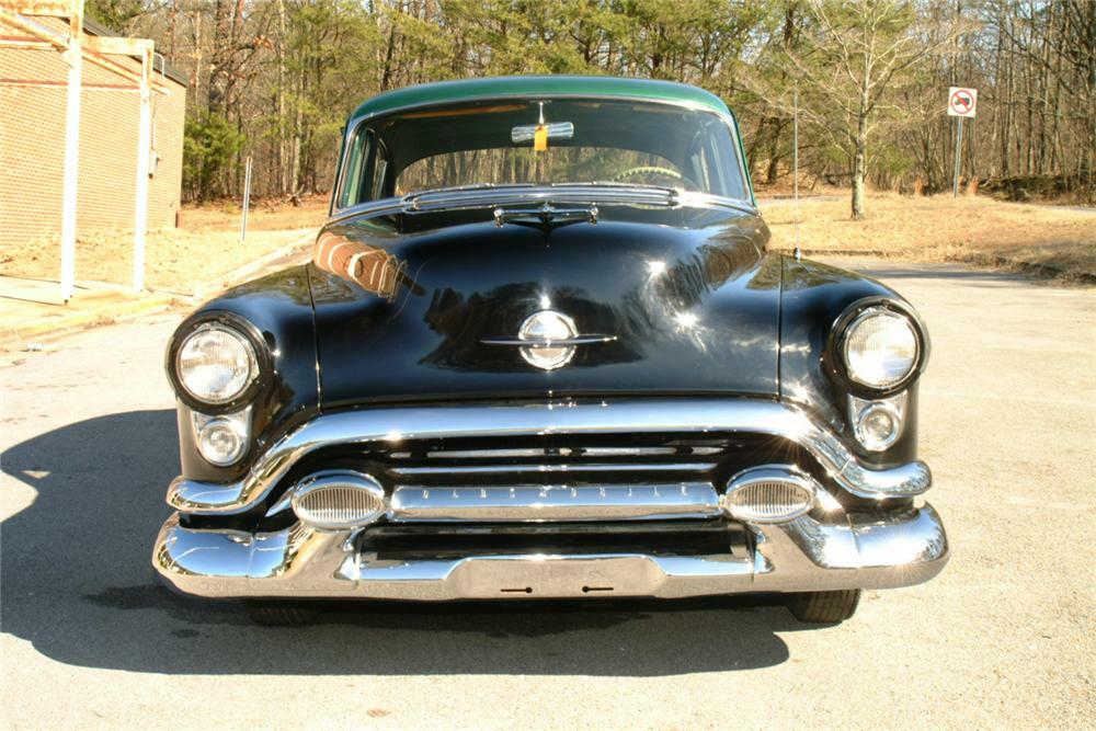 1953 OLDSMOBILE 98 4 DOOR SEDAN - Side Profile - 22617