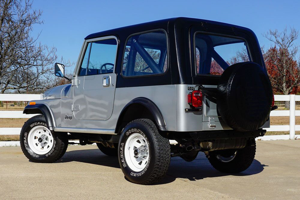 1982 JEEP CJ7  - Rear 3/4 - 226177