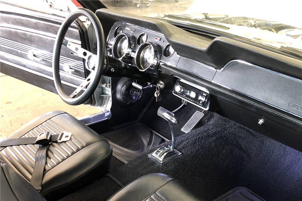 1967 FORD MUSTANG CUSTOM HARDTOP - Interior - 226178