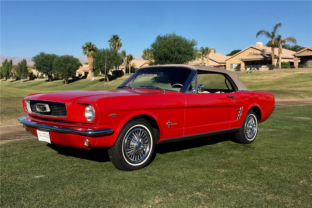 1966 FORD MUSTANG CONVERTIBLE  - Front 3/4 - 226343