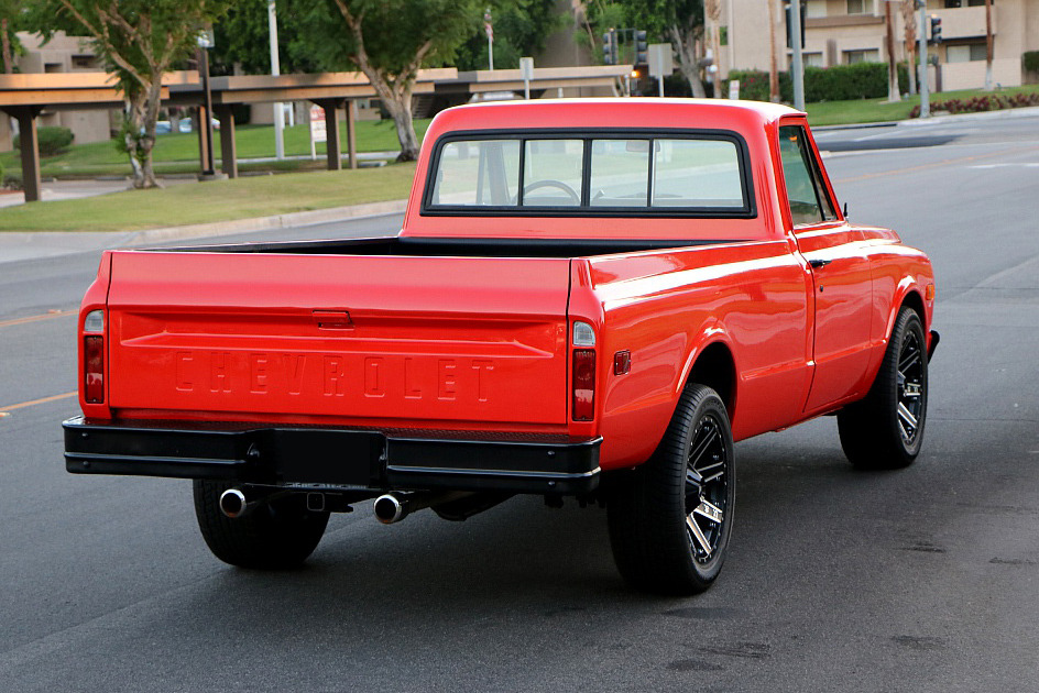 1972 CHEVROLET C20 CUSTOM PICKUP - Rear 3/4 - 226359