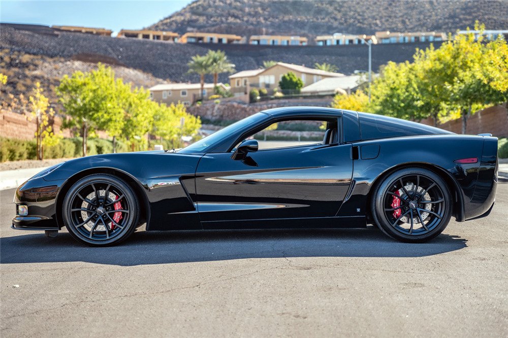 2007 CHEVROLET CORVETTE Z06 - Side Profile - 226381