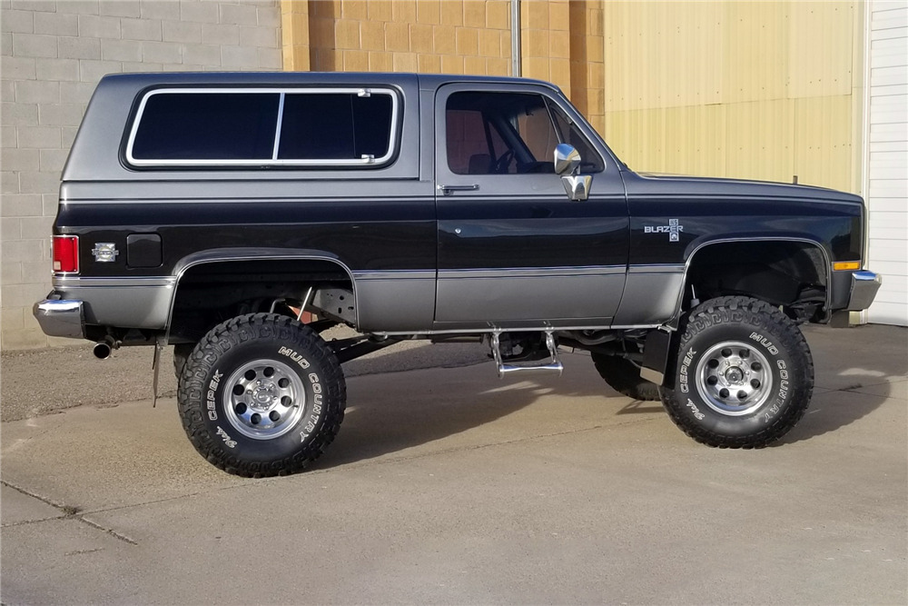 1987 CHEVROLET K5 BLAZER  - Side Profile - 226464