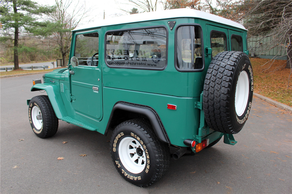 1976 TOYOTA LAND CRUISER FJ40 - Rear 3/4 - 226472