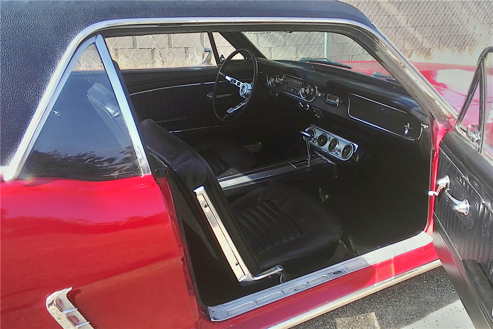 1965 FORD MUSTANG - Interior - 226495