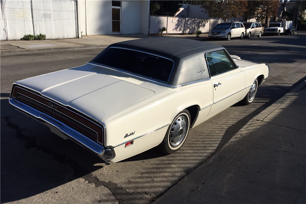 1971 FORD THUNDERBIRD - Rear 3/4 - 226537