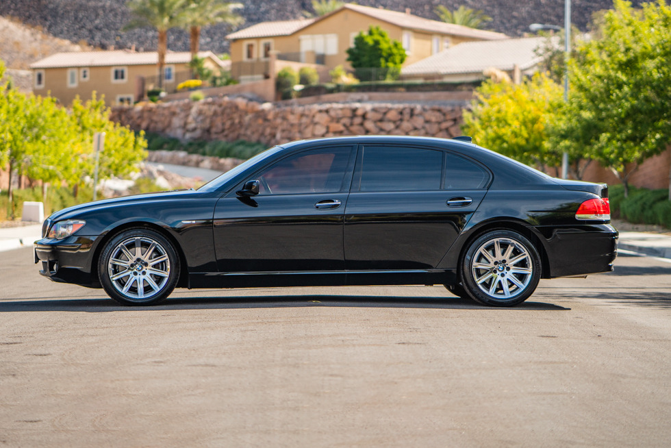 2007 BMW 750Li - Side Profile - 226570