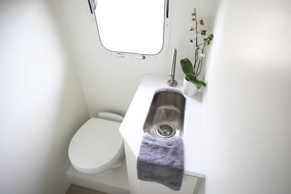 1982 AIRSTREAM EXCELLA ALUMINUM ALLOY MOTORCOACH - Misc 7 - 226650