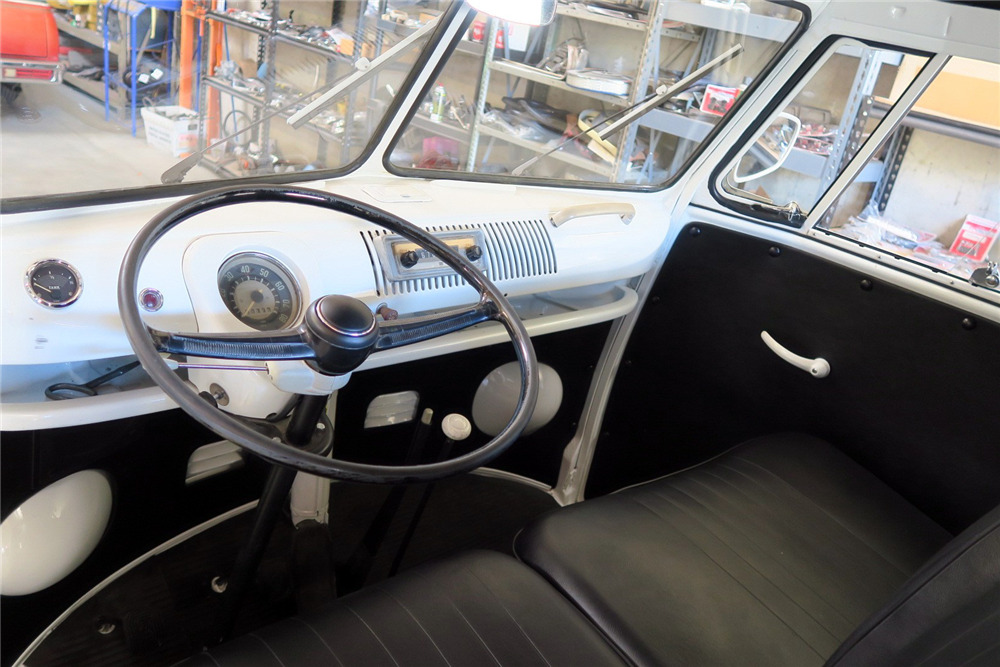 1965 VOLKSWAGEN TRANSPORTER DOUBLE-CAB PICKUP - Interior - 226663