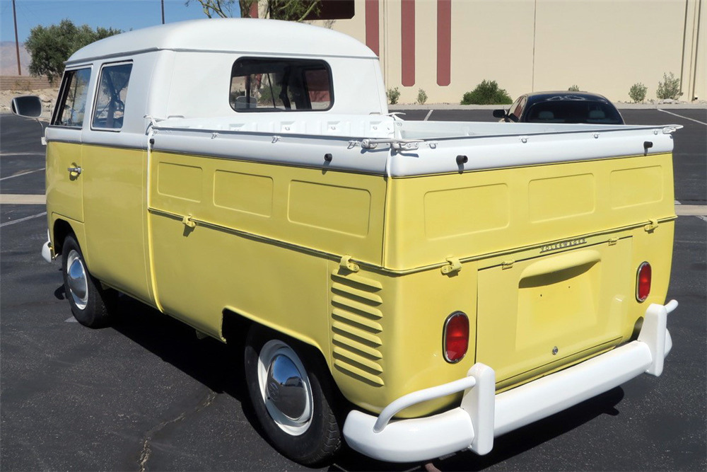 1965 VOLKSWAGEN TRANSPORTER DOUBLE-CAB PICKUP - Rear 3/4 - 226663