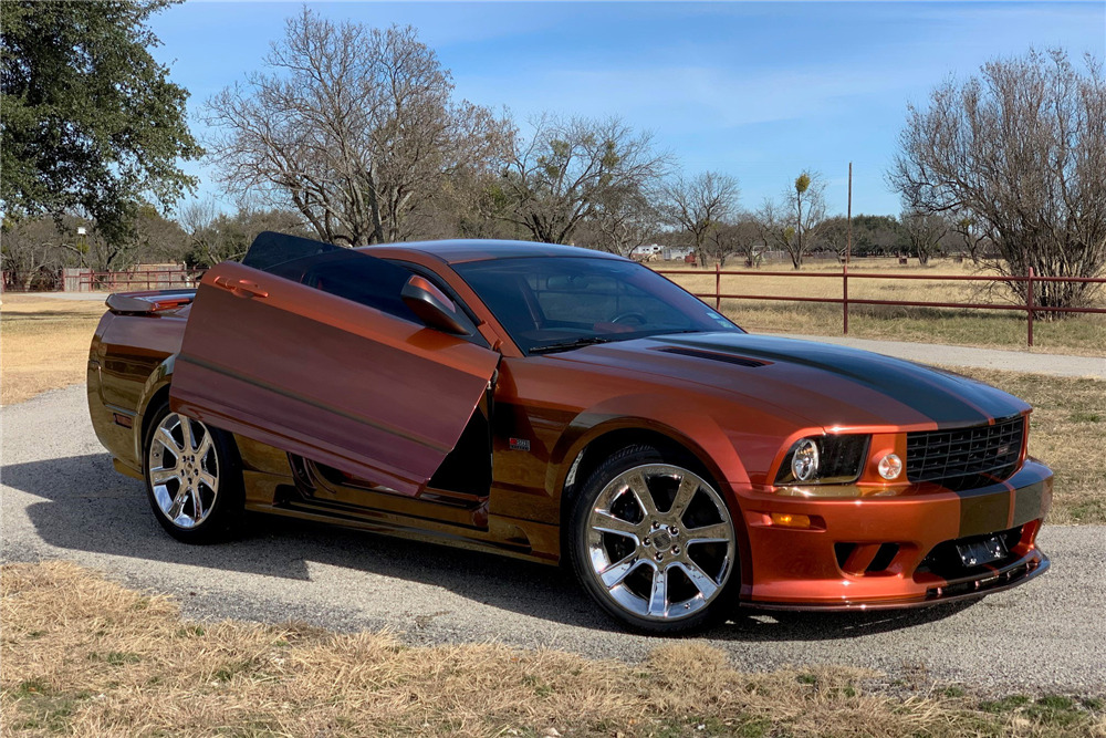 2006 FORD MUSTANG CUSTOM COUPE - Front 3/4 - 227336
