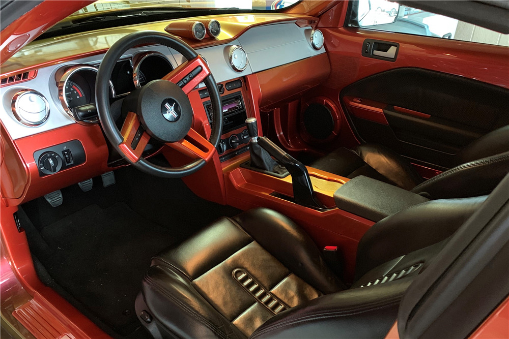 2006 FORD MUSTANG CUSTOM COUPE - Interior - 227336