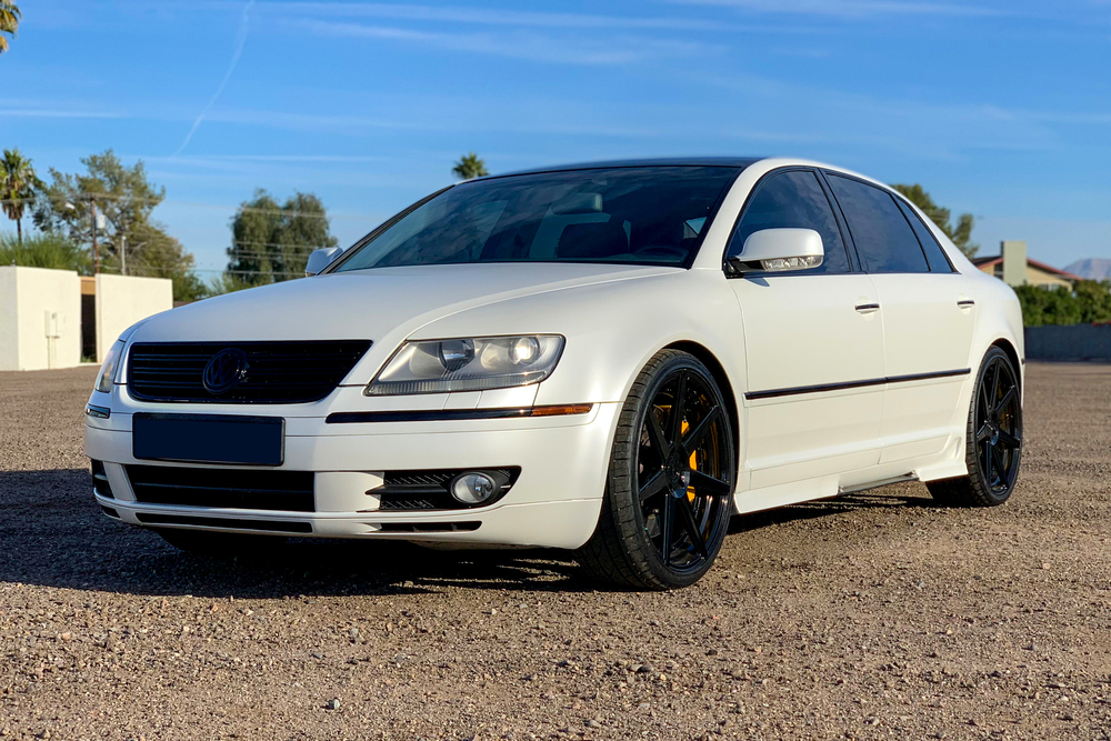 2004 VOLKSWAGEN PHAETON CUSTOM SEDAN - Front 3/4 - 227448