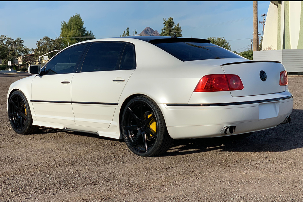 2004 VOLKSWAGEN PHAETON CUSTOM SEDAN Rear 3 4 227448 2004-volkswagen-phaeton-custom-sedan-rear-3-4-227448