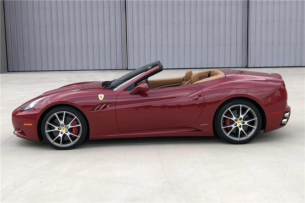 2010 FERRARI CALIFORNIA CONVERTIBLE - Side Profile - 227855