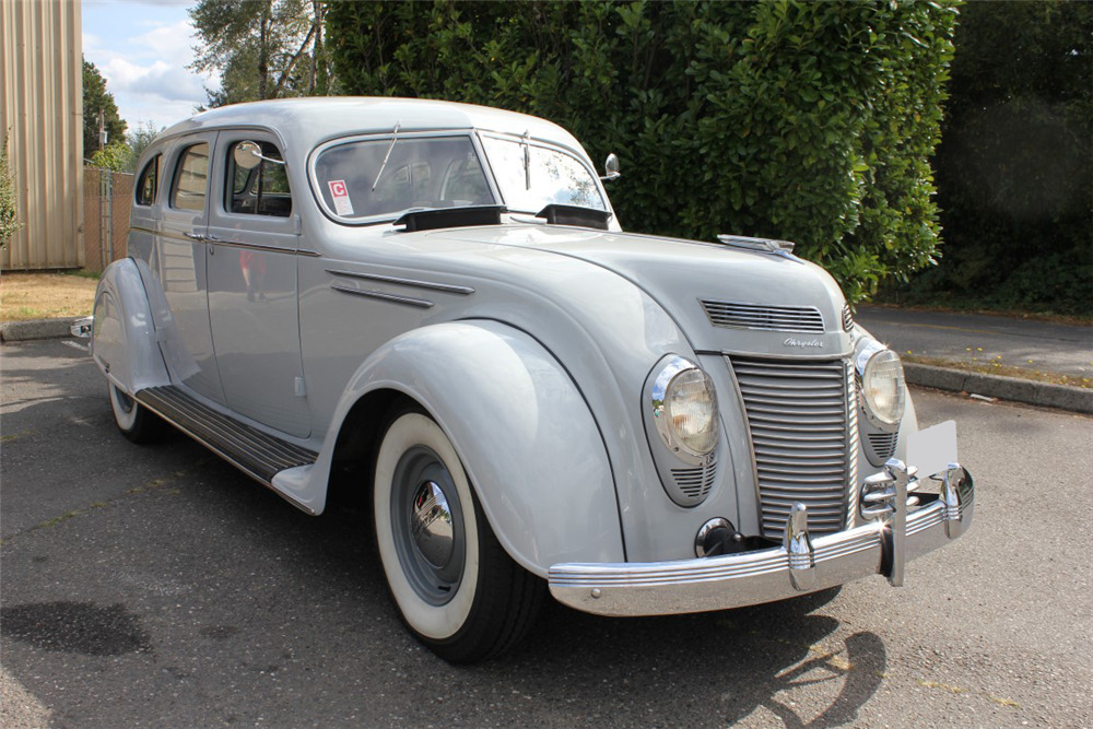 1937 CHRYSLER AIRFLOW IMPERIAL SEDAN - Front 3/4 - 227939