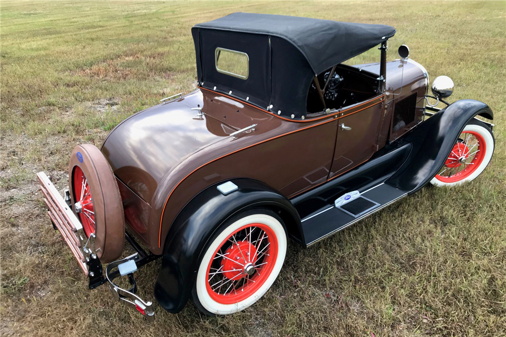 1929 FORD MODEL A ROADSTER - Rear 3/4 - 228086