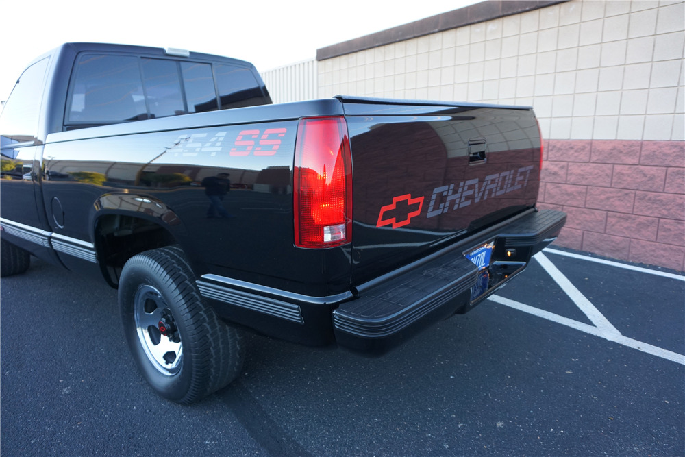 1990 CHEVROLET 454SS PICKUP - Rear 3/4 - 228088