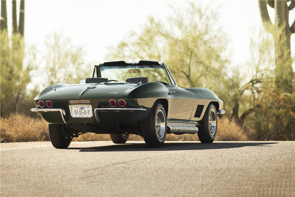 1967 CHEVROLET CORVETTE 427/390 CONVERTIBLE - Rear 3/4 - 228641