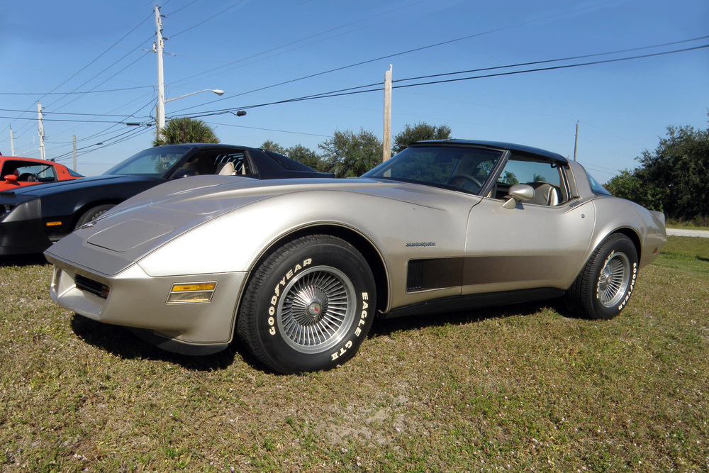 1982 CHEVROLET CORVETTE COLLECTOR