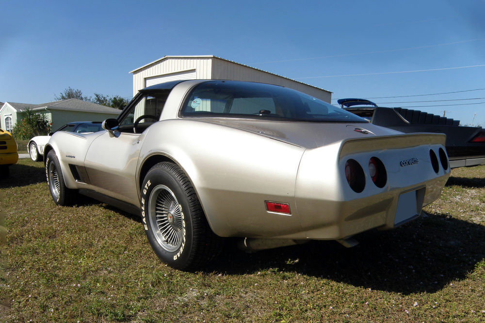 1982 CHEVROLET CORVETTE COLLECTOR