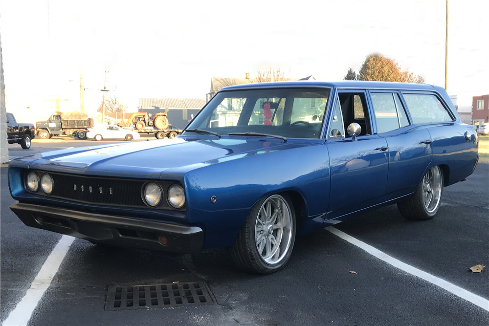 1968 DODGE CORONET CUSTOM WAGON - Front 3/4 - 230008