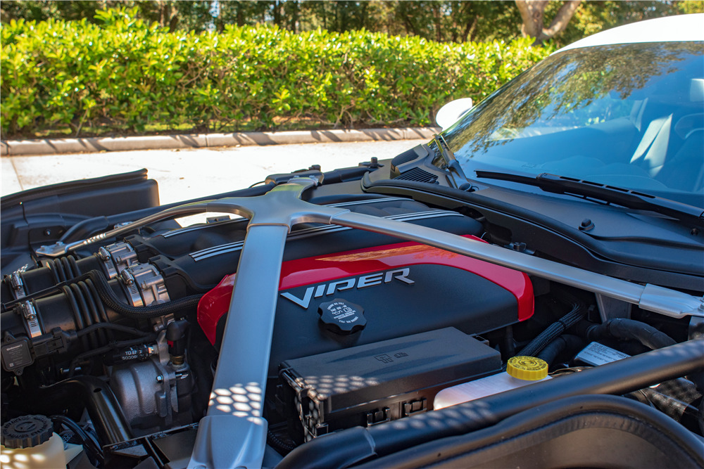 2017 DODGE VIPER ACR - Engine - 230031