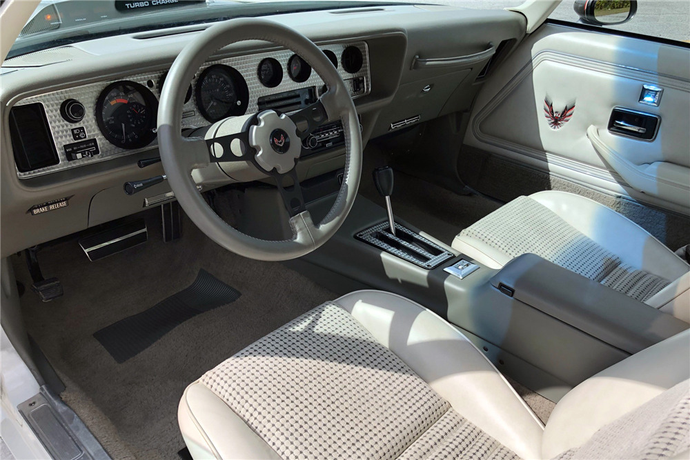 1980 PONTIAC FIREBIRD TRANS AM PACE CAR - Interior - 230119