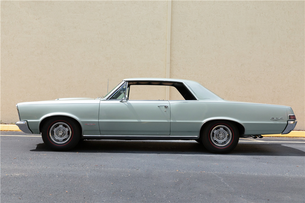 1965 PONTIAC GTO - Side Profile - 230141
